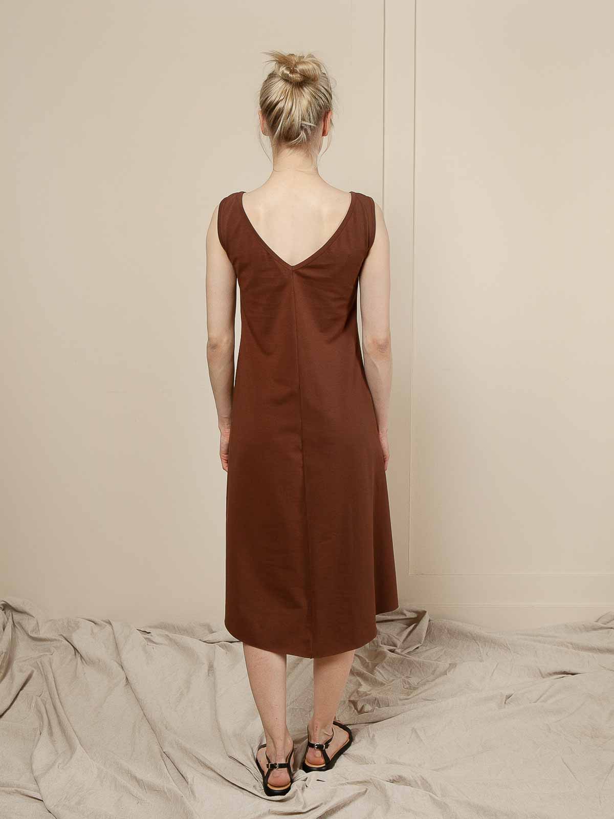 Картинка Темно-коричнева сукня